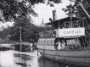 Båten Capella färdas på Dalslands kanal.
