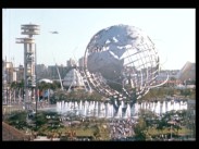 Vy över världsutställningen i New York 1964-1965, gigantiskt jordklot i stål i centrum.
