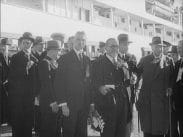 En grupp prominenta personer från svenska och tyska statliga järnvägarna i samband med 25 års-firandet av färjeleden Trelleborg – Sassnitz 1937.