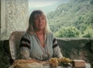 Mai Zetterling under intervju i sitt hus i södra Frankrike 1984, bergslandskap i bakgrunden.