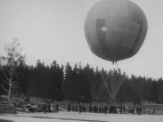 Ballonguppstigning från Östermalms idrottsplats.
